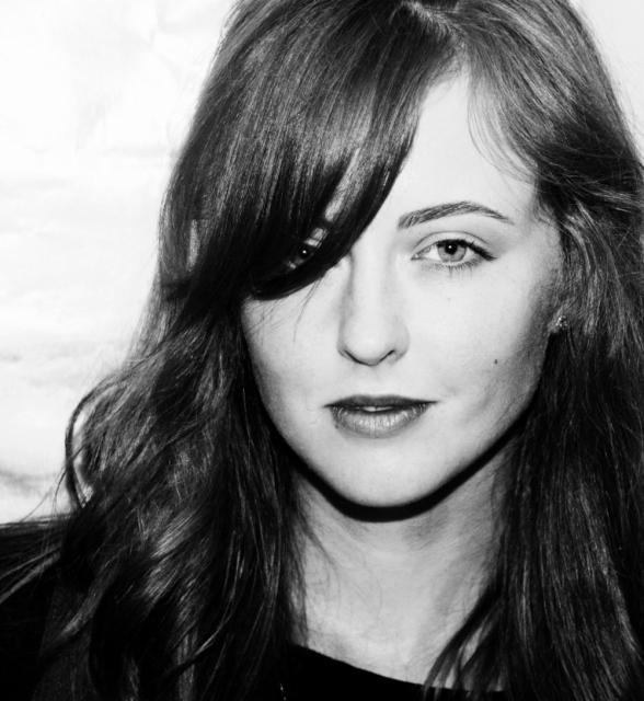 kinopoisk.ru-Katharine-Isabelle-1301145.jpg